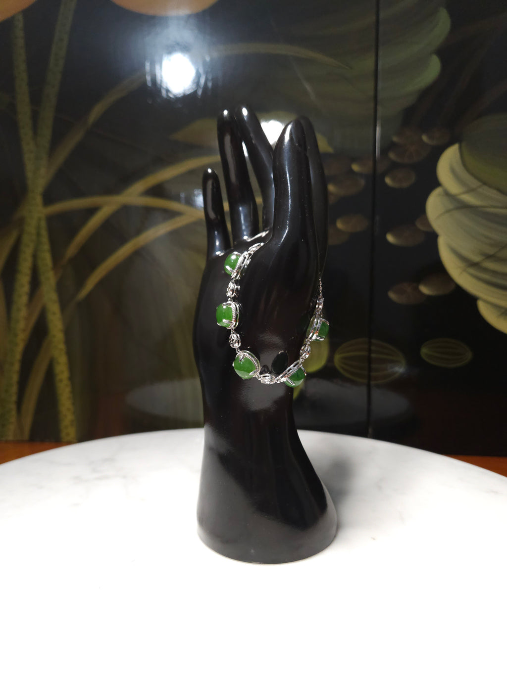 Siberian jasper bracelet (nephrite, silver chain setting)