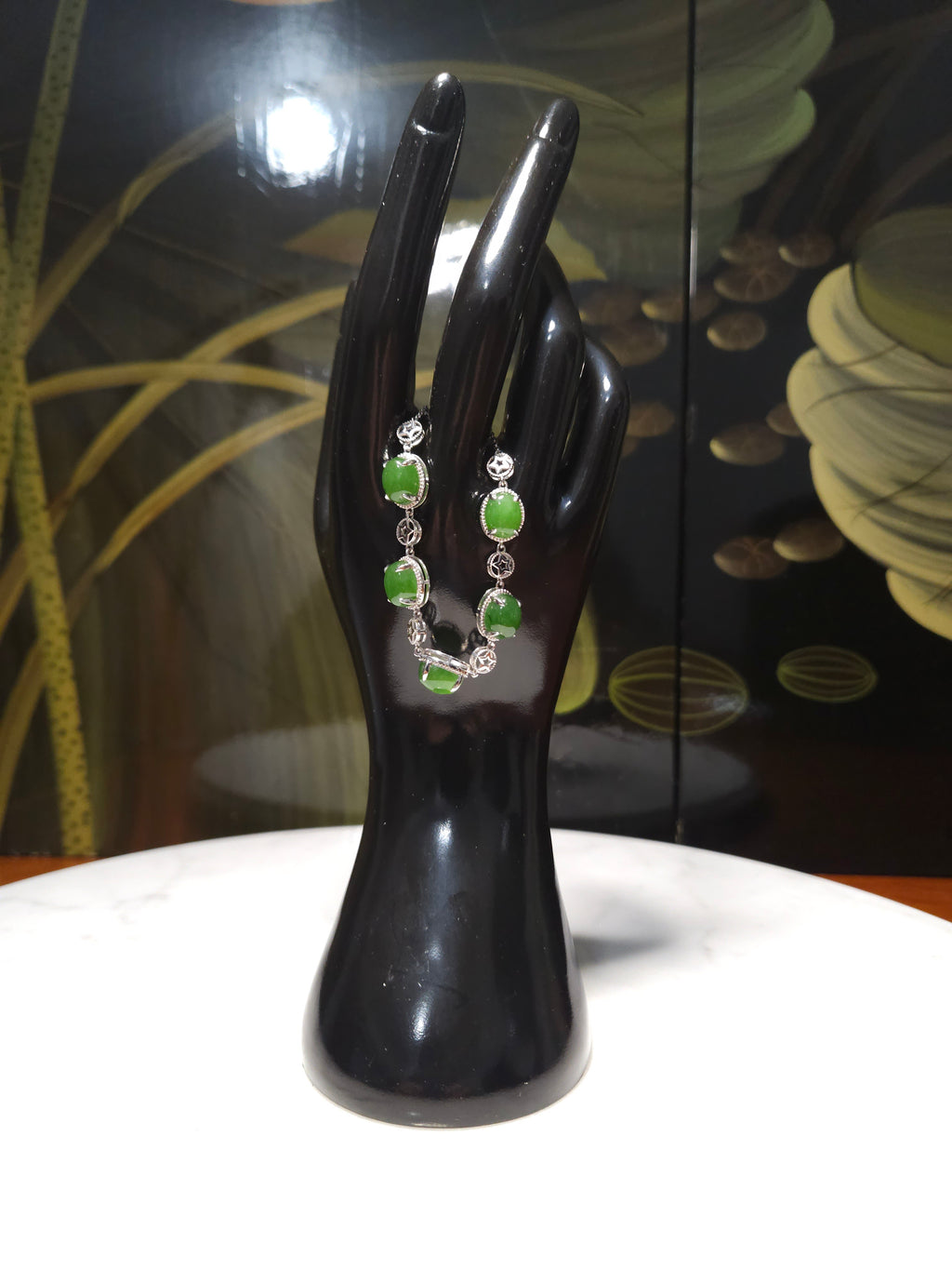 Siberian jasper bracelet (nephrite, silver chain setting)