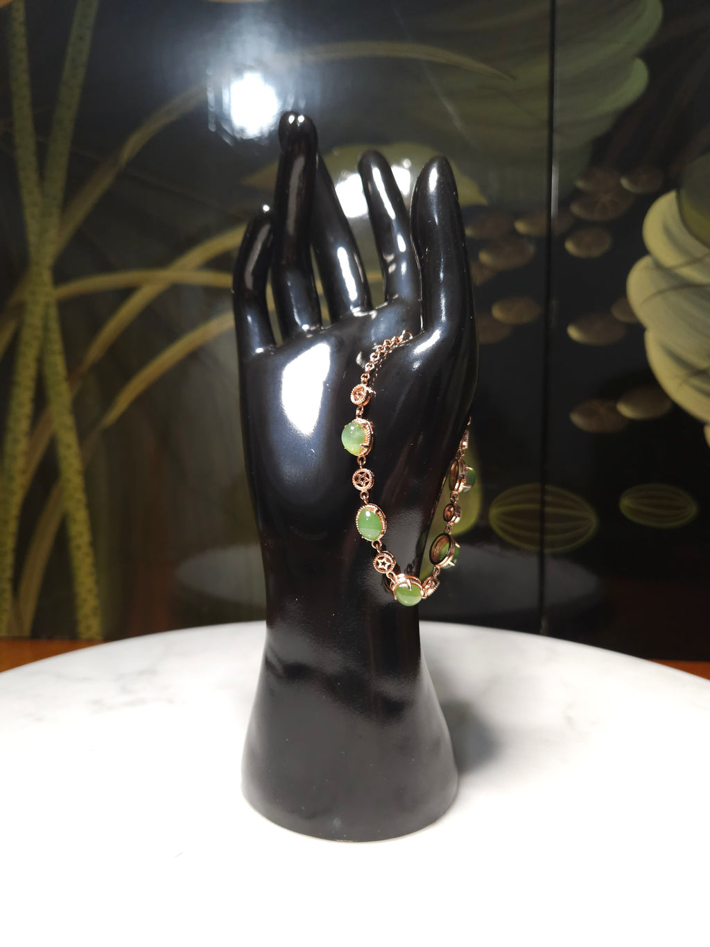 Siberian jasper cat's eye apple green bracelet (nephrite, silver chain setting)
