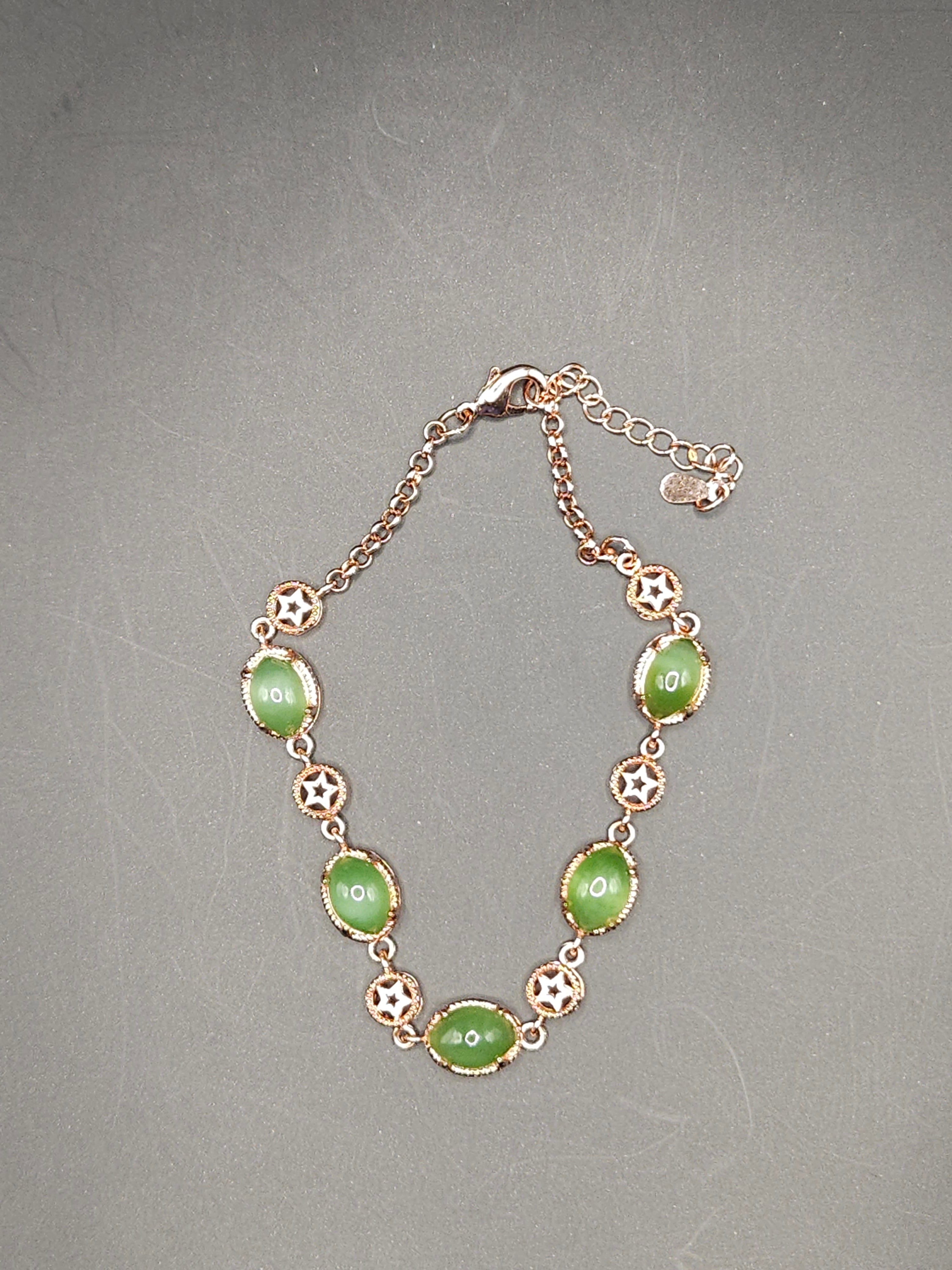 Siberian jasper cat's eye apple green bracelet (nephrite, silver chain setting)