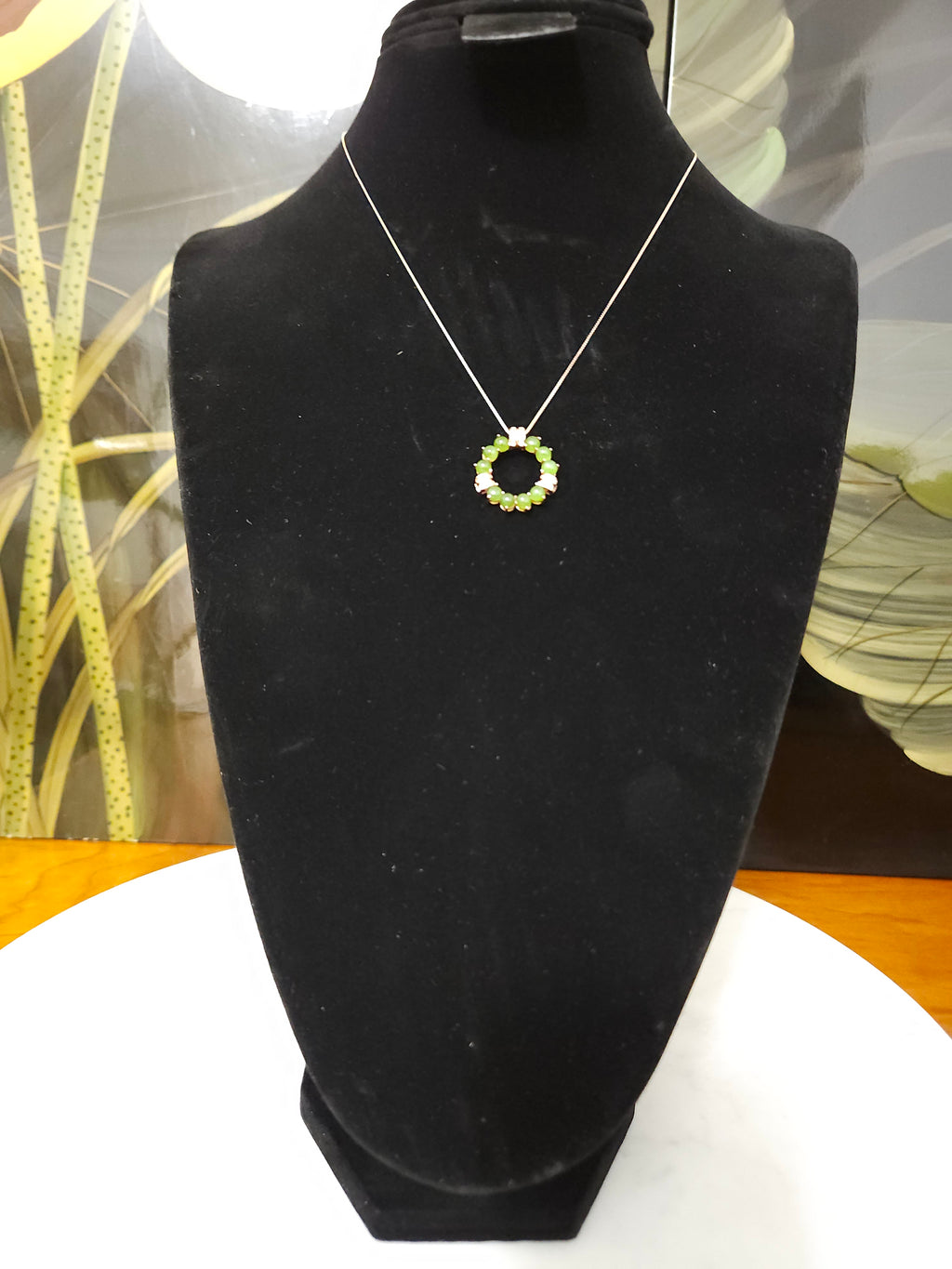Siberian jade apple green necklace (nephrite, silver chain setting)