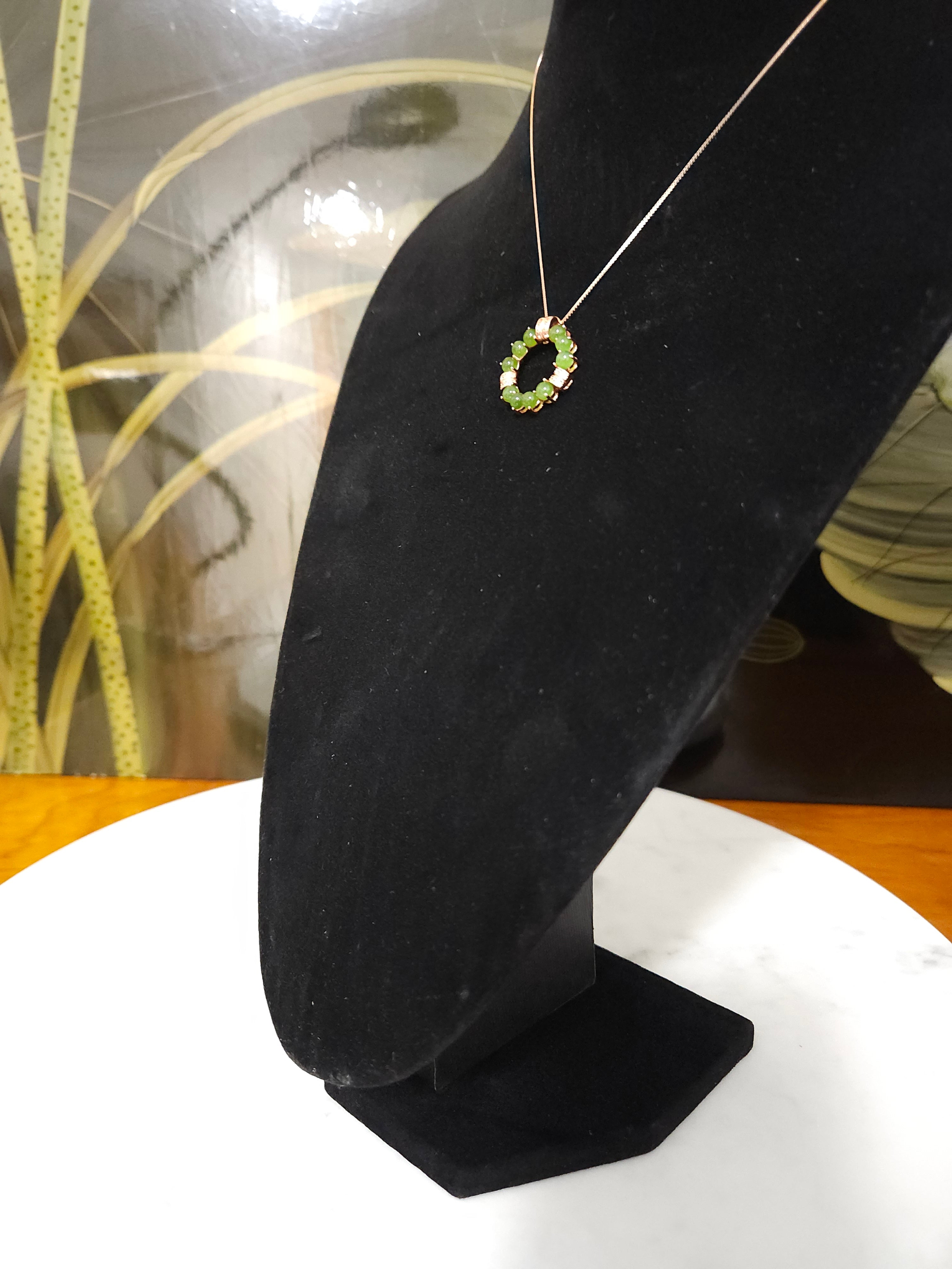Siberian jade apple green necklace (nephrite, silver chain setting)
