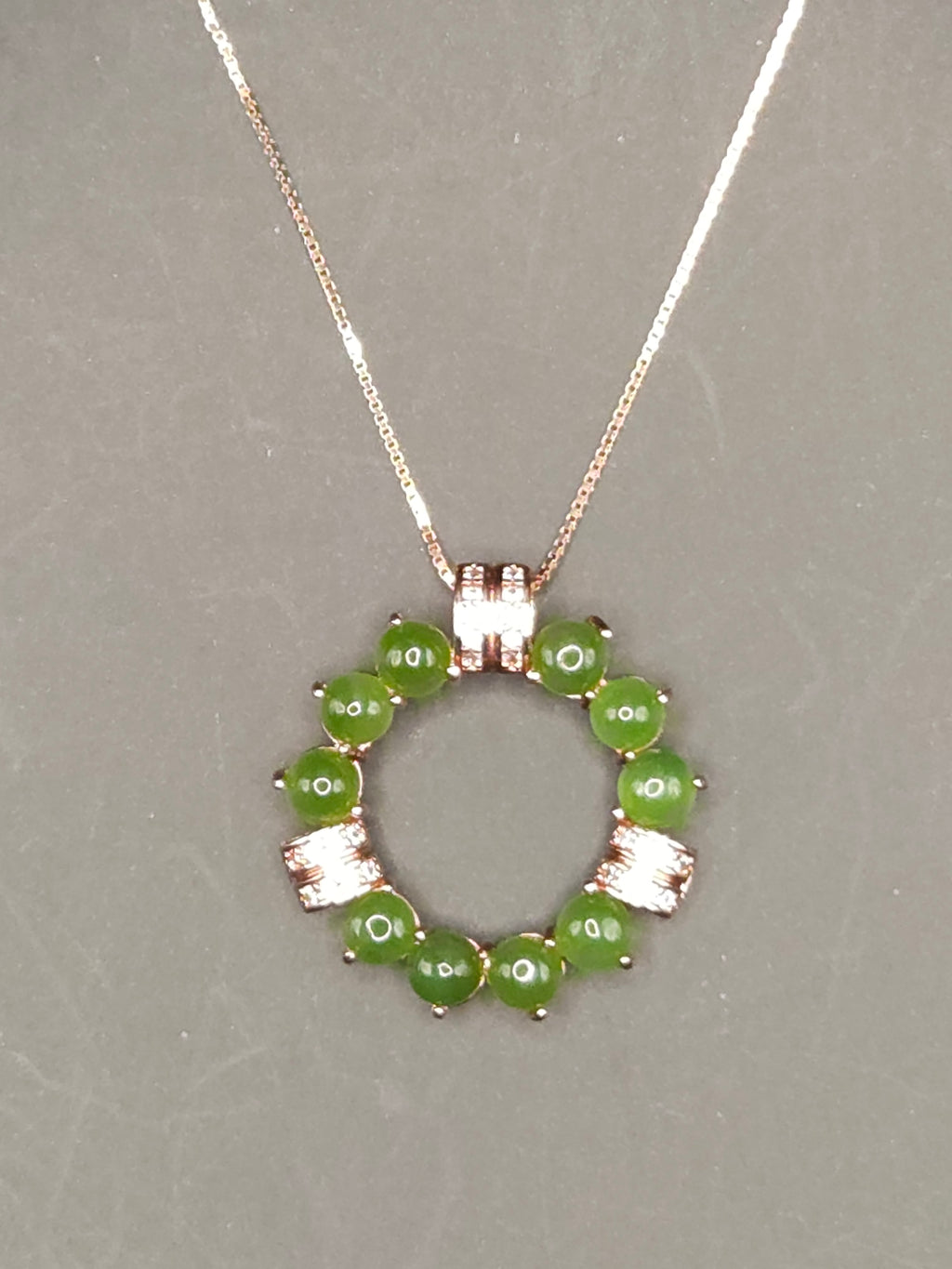 Siberian jade apple green necklace (nephrite, silver chain setting)