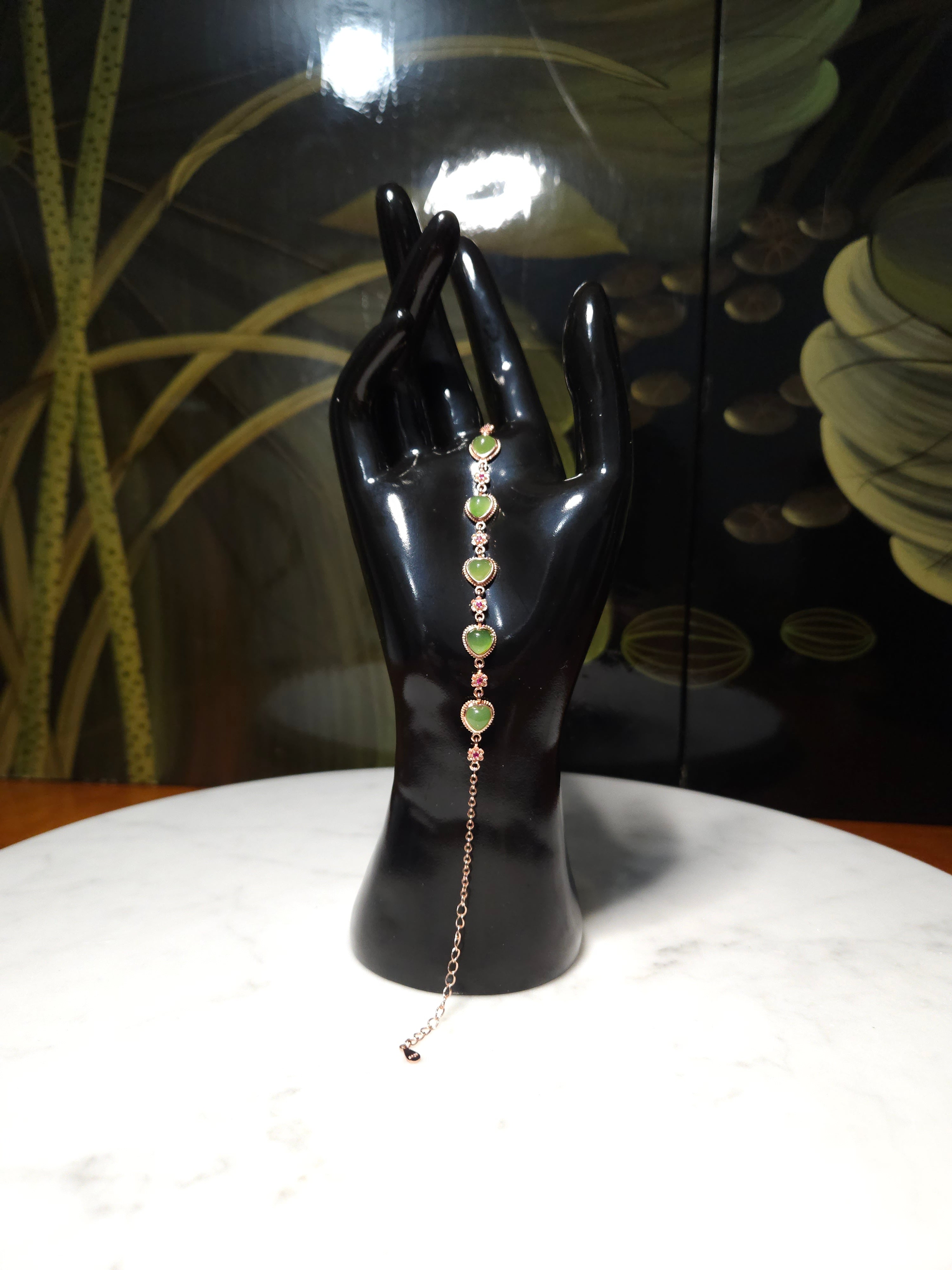 Siberian nephrite jade apple green bracelet (silver chain setting)