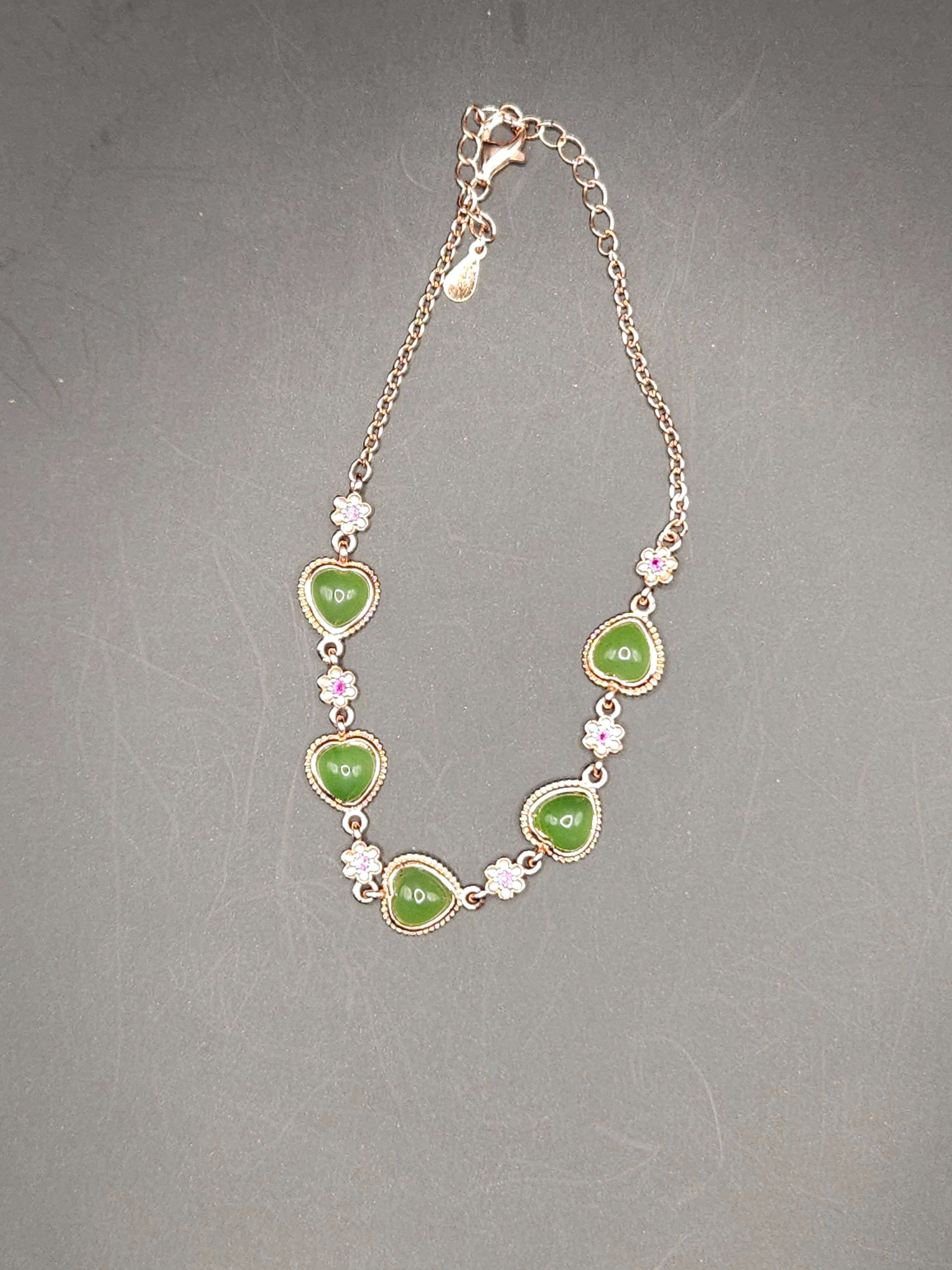 Siberian nephrite jade apple green bracelet (silver chain setting)