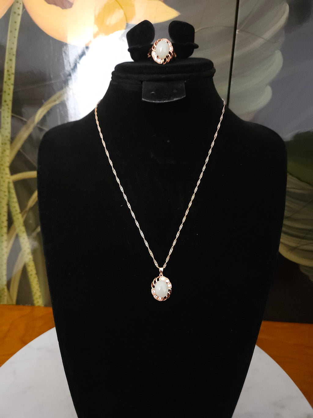 Xinjiang Qiemo white nephrite jade ring and necklace set (with silver clasp and silver chain)
