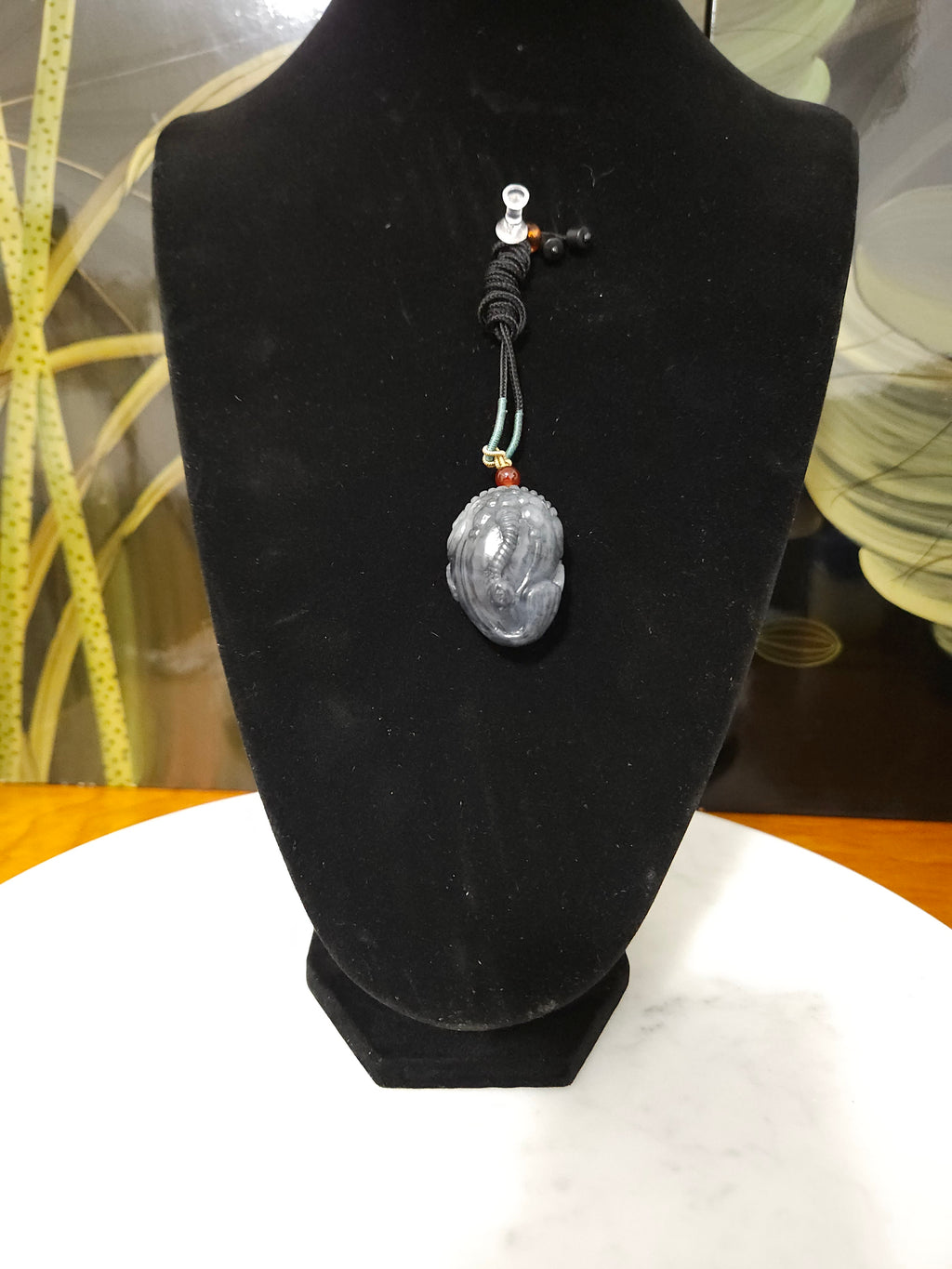 Nephrite river jade black and white jade creative carving stingray pendant
