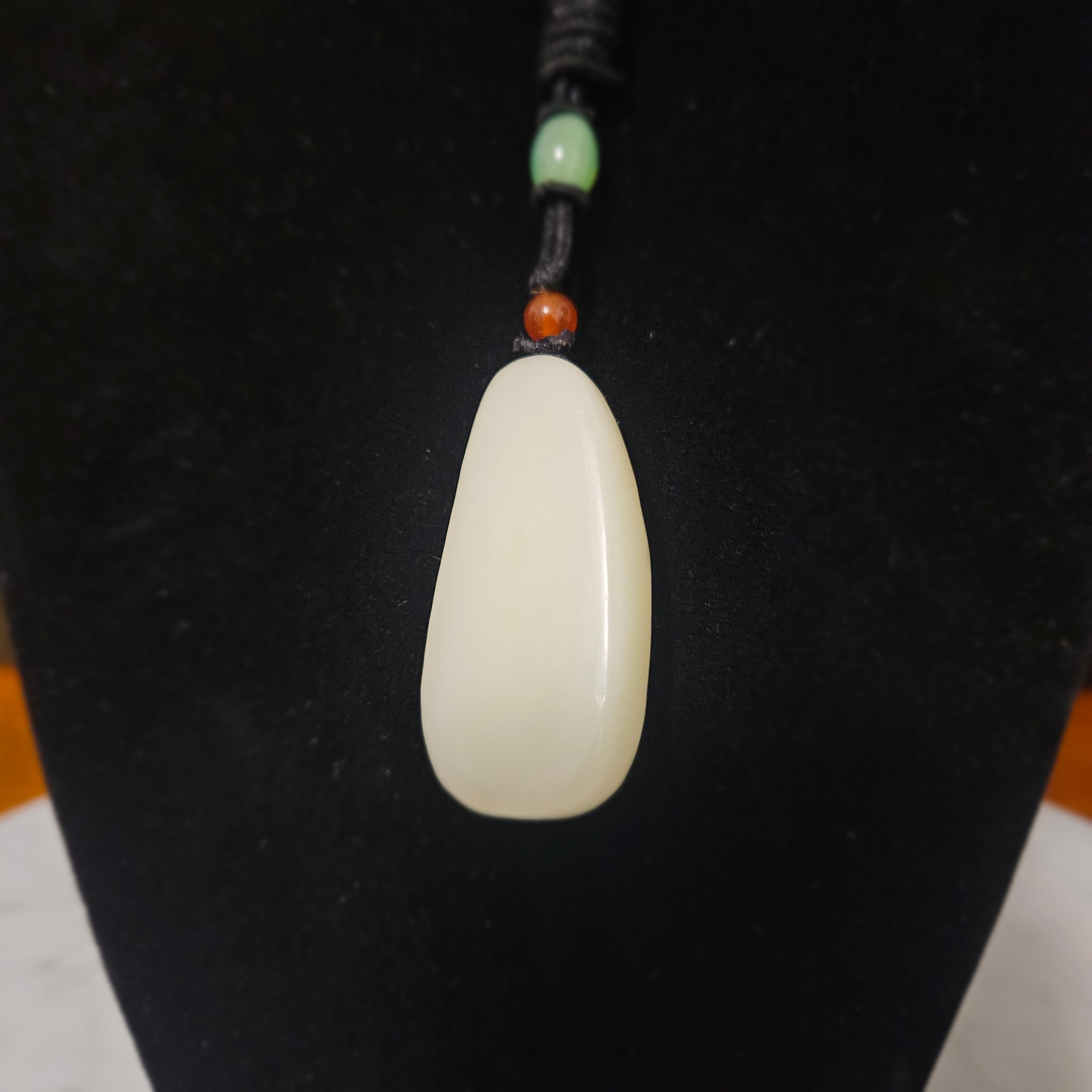 Siberian white nephrite jade Maitreya Buddha pendant (nephrite)
