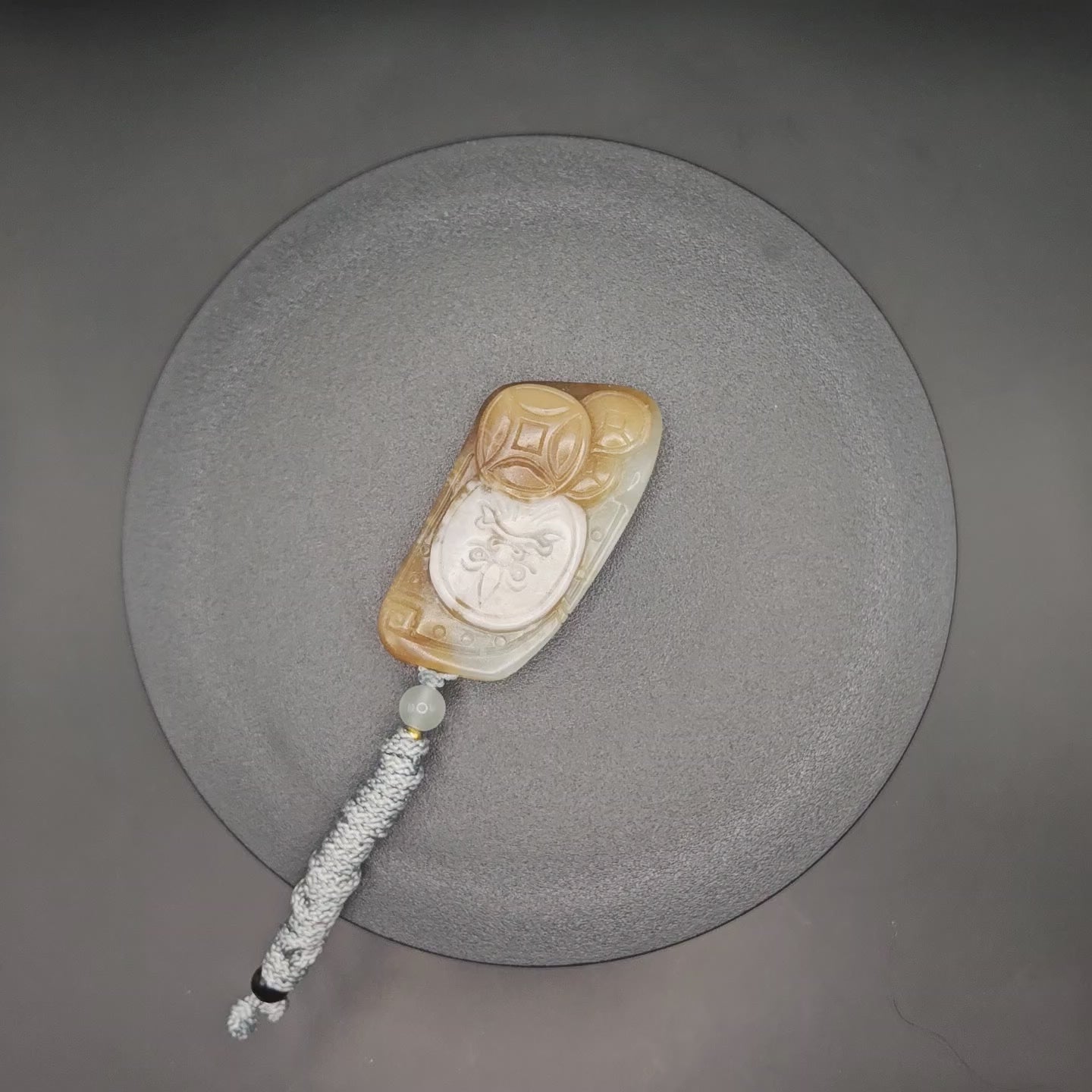 "Sugar-and-White" nephrite Creative Carved Pendant