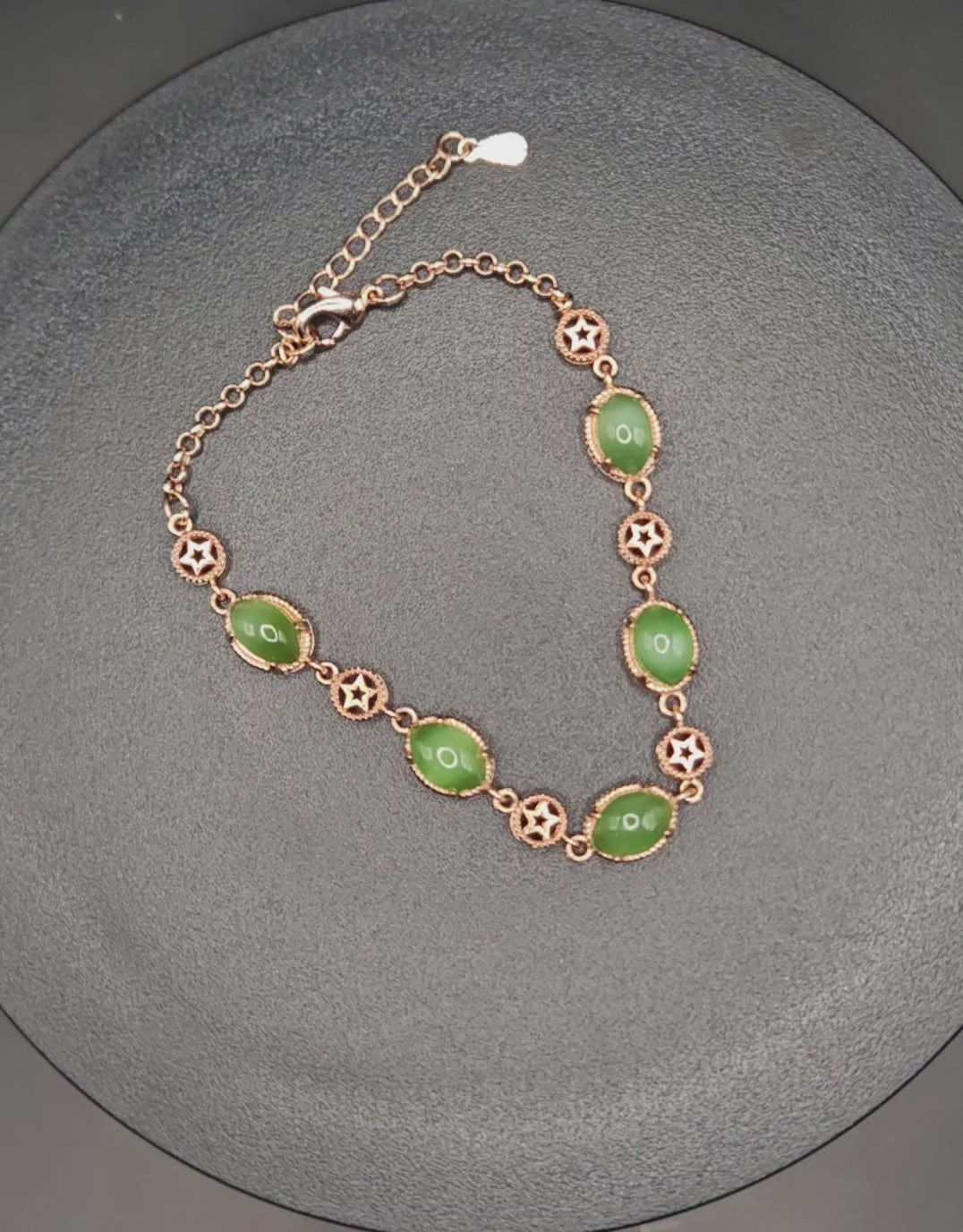 Siberian jasper cat's eye apple green bracelet (nephrite, silver chain setting)