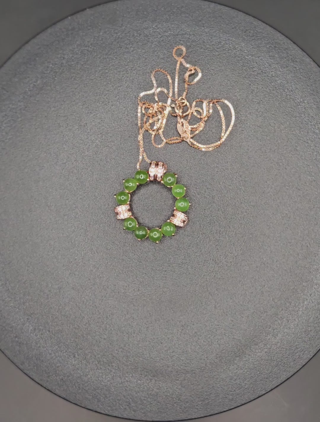 Siberian jade apple green necklace (nephrite, silver chain setting)
