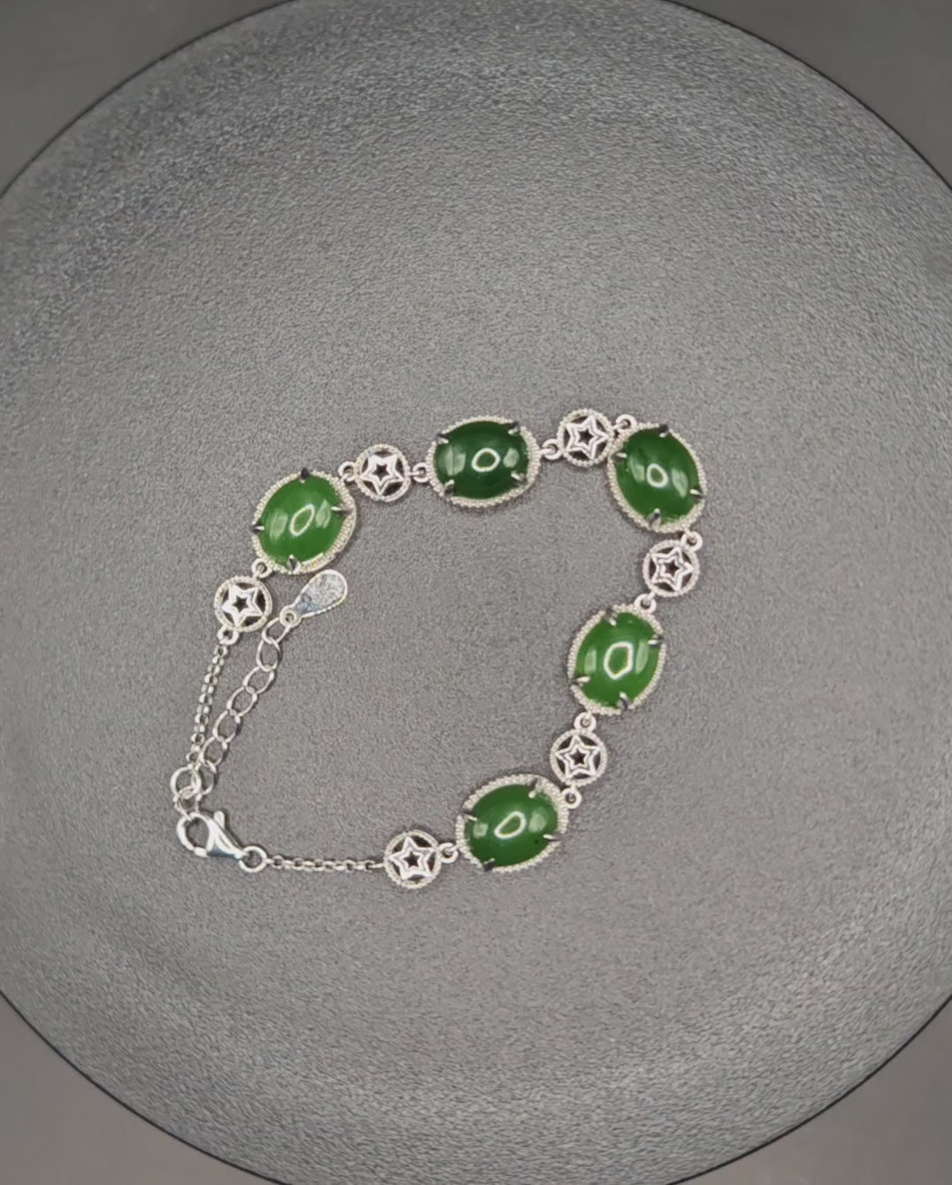 Siberian jasper bracelet (nephrite, silver chain setting)