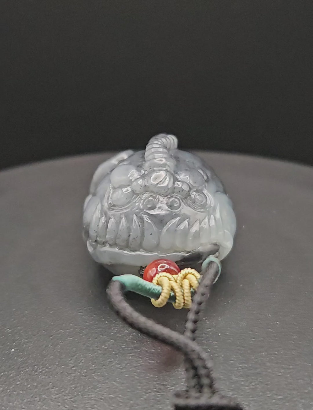 Nephrite river jade black and white jade creative carving stingray pendant