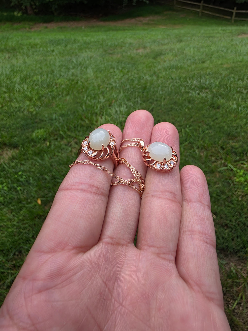 Xinjiang Qiemo white nephrite jade ring and necklace set (with silver clasp and silver chain)
