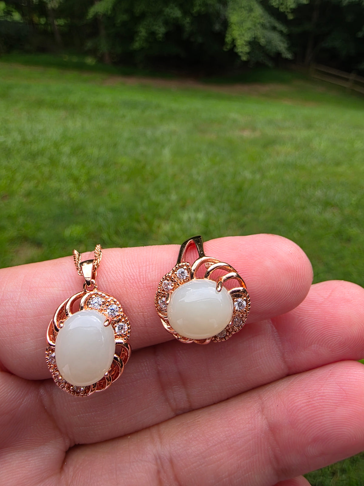 Xinjiang Qiemo white nephrite jade ring and necklace set (with silver clasp and silver chain)